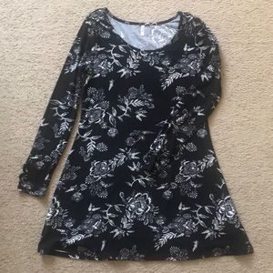 Mudd long sleeved dress